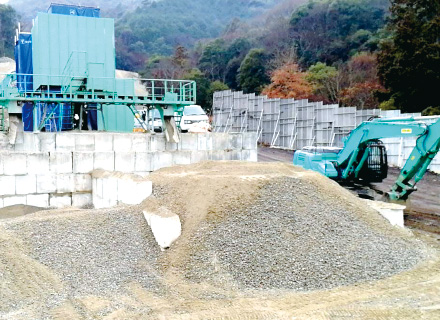 広島の総合解体業・産業廃棄物中間処理業「有限会社トモナガ興産」 再生砕石(再資源化)